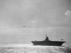 Ark Royal i lądujące samoloty